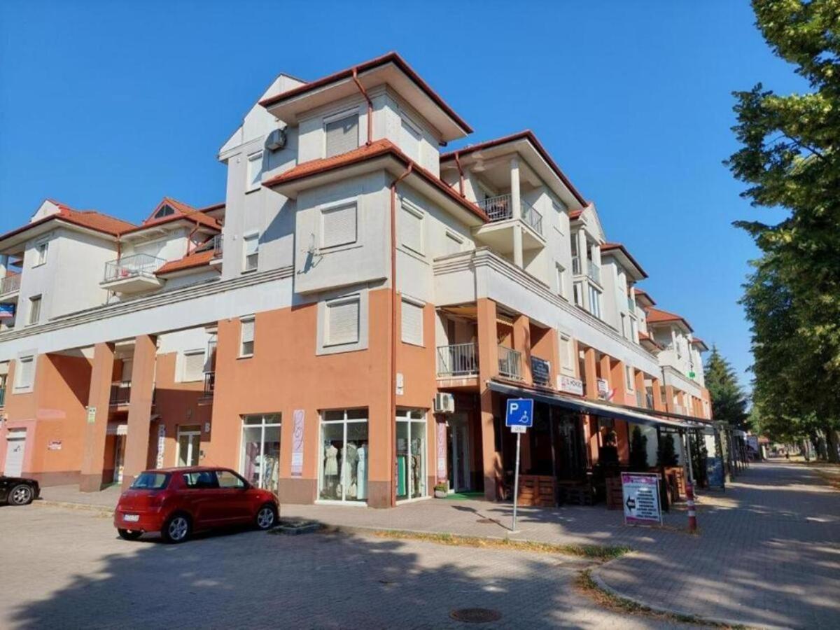 Boroka 3 Apartman Hajduszoboszlo Exterior photo